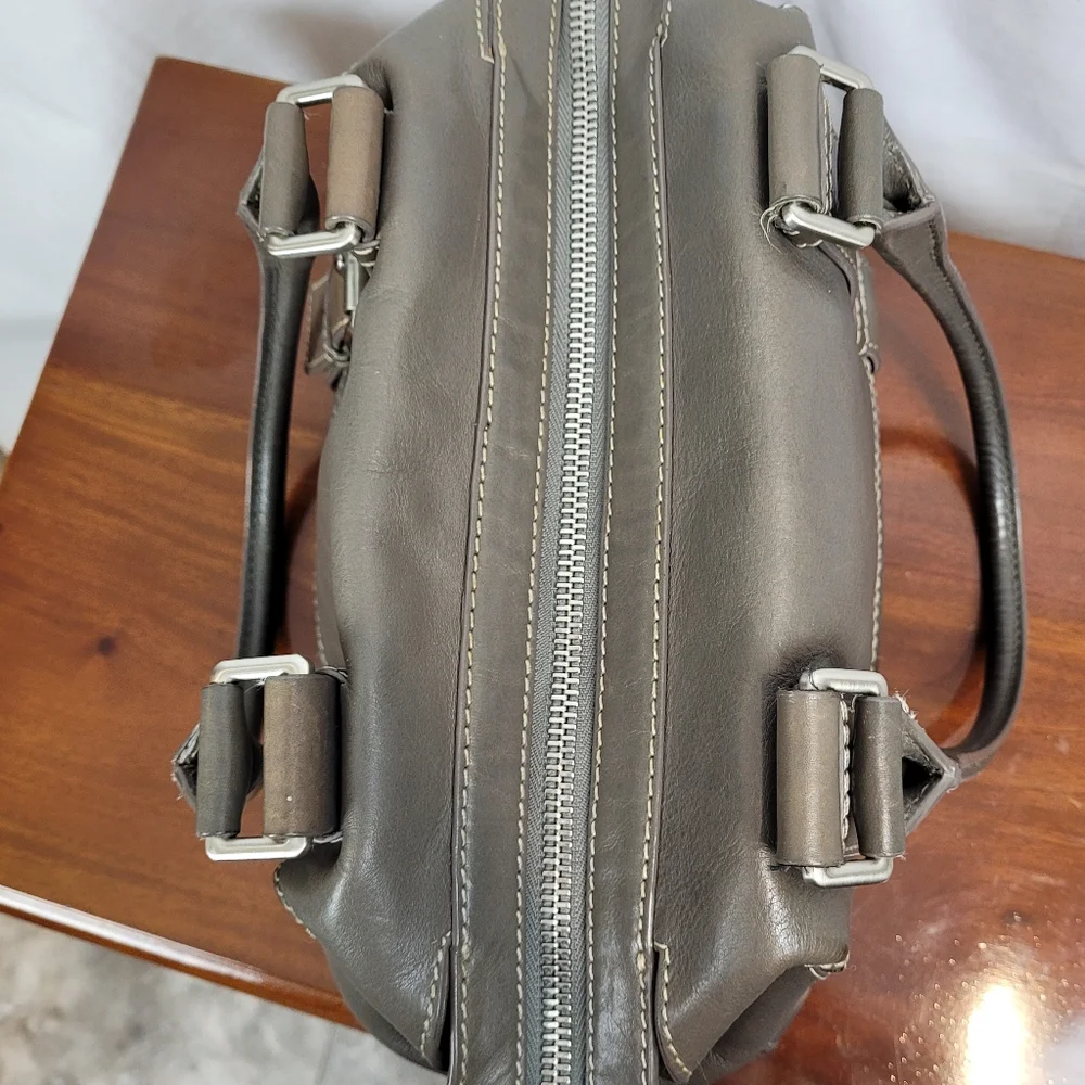 Michael Kors Olive Green Leather Shoulder Bag - Picture 5 of 14